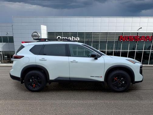 Everest White P 2025 Nissan Rogue Rock Creek