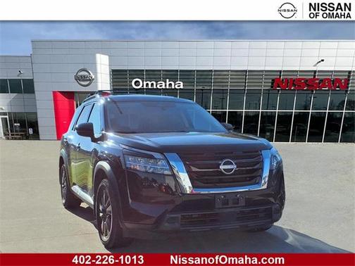 2022 Nissan Pathfinder SV
