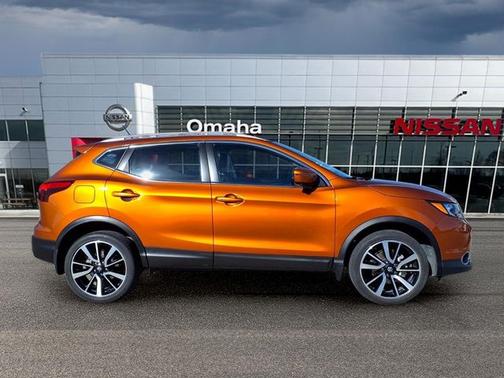 Monarch Orange 2017 Nissan Rogue Sport SL