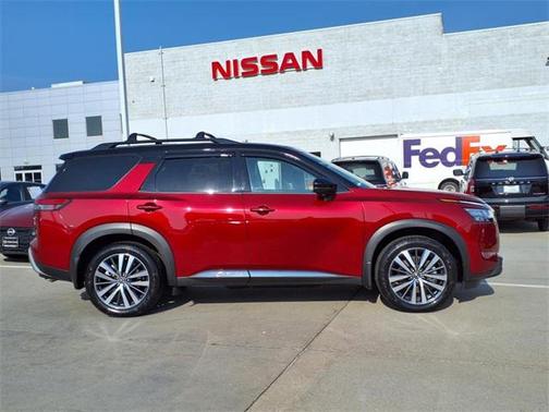 2022 Nissan Pathfinder Platinum 2WD