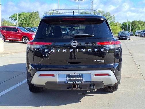 2022 Nissan Pathfinder Platinum 4WD