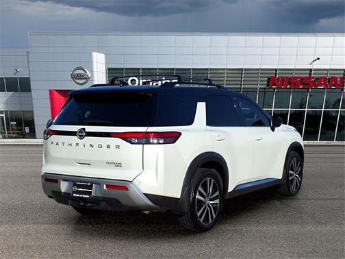 2024 Nissan Pathfinder Platinum