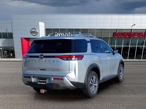 Brilliant Silver Metallic 2023 Nissan Pathfinder SL