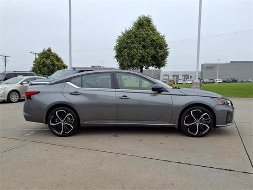 2023 Nissan Altima SR Intelligent AWD