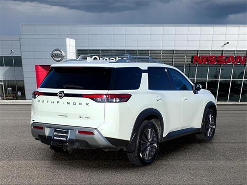 2024 Nissan Pathfinder SL