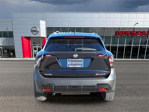 2025 Nissan Kicks SR