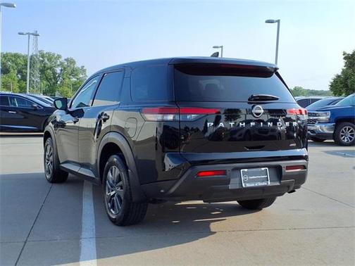 2024 Nissan Pathfinder S 4WD