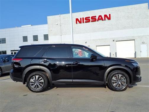 2024 Nissan Pathfinder S 4WD