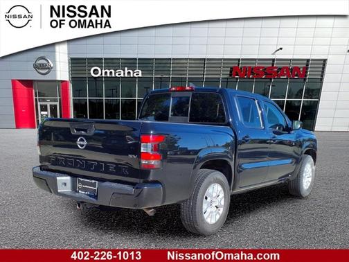 Black 2022 Nissan Frontier SV