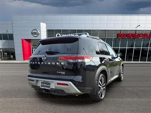 2023 Nissan Pathfinder Platinum
