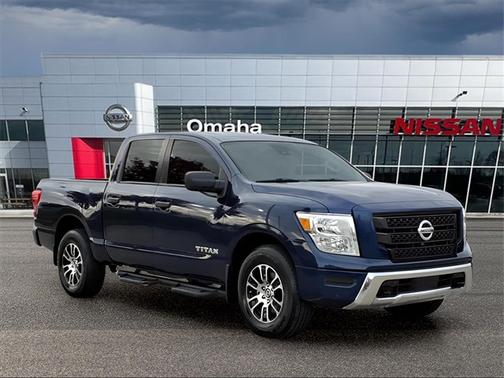 2022 Nissan Titan SV