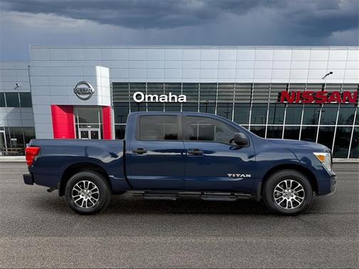 2022 Nissan Titan SV