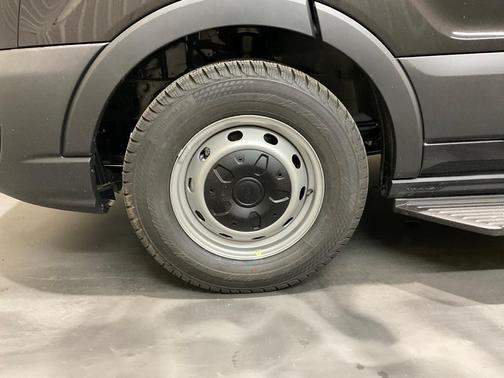 2025 Ford Transit-350 XLT 148 WB Medium Roof Passenger