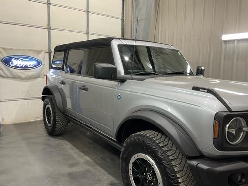 2022 Ford Bronco Black Diamond