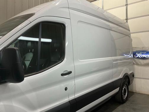 Oxford White 2025 Ford Transit-250 Base
