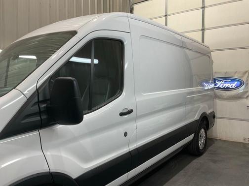 Oxford White 2019 Ford Transit-250 148 WB Medium Roof Cargo