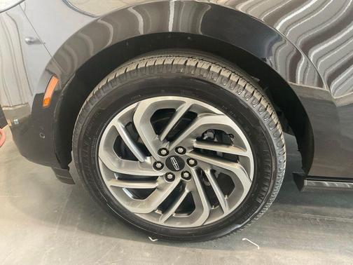 Black Metallic 2025 Lincoln Navigator Reserve
