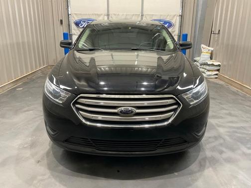 2016 Ford Taurus SE