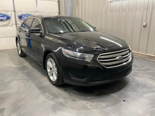 2016 Ford Taurus SE