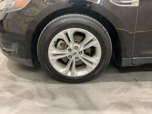 2016 Ford Taurus SE