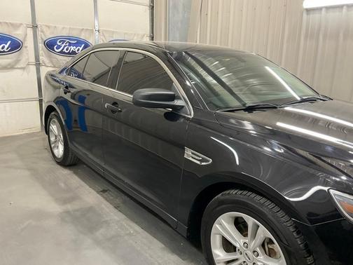 2016 Ford Taurus SE