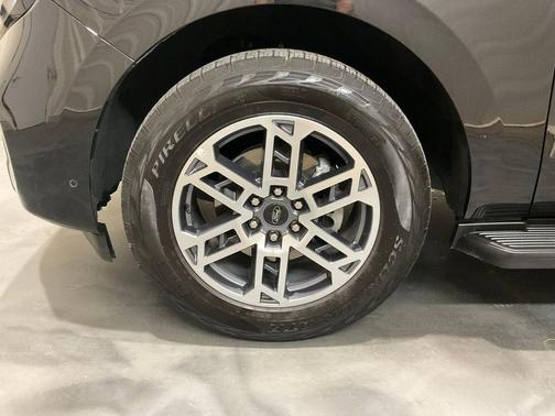 Black Metallic 2025 Ford Expedition Max Active