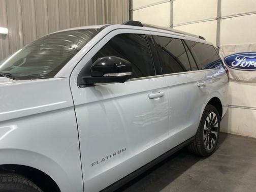 Space Silver 2026 Ford Expedition Platinum