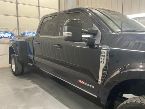 Black Metallic 2024 Ford F-450 Lariat