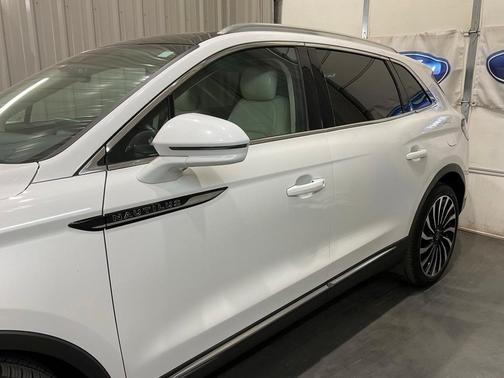 2021 Lincoln Nautilus Black Label