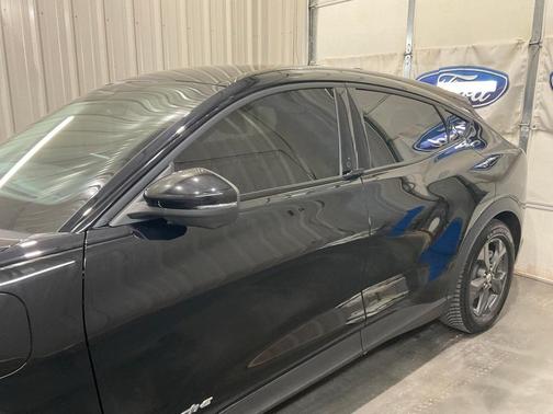 2021 Ford Mustang Mach-E Select