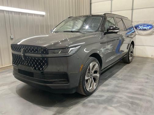 Dark Gray Metallic 2025 Lincoln Navigator L Black Label