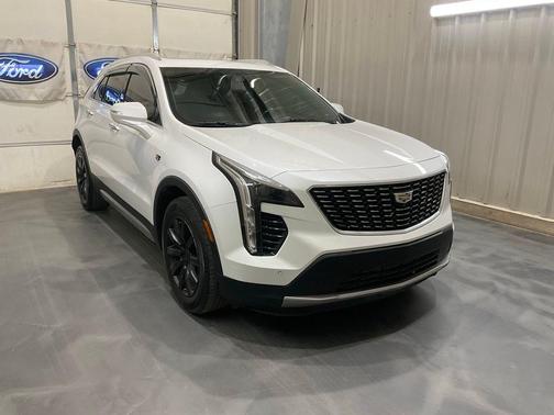 Crystal White Tri-Coat 2019 Cadillac XT4 Premium Luxury