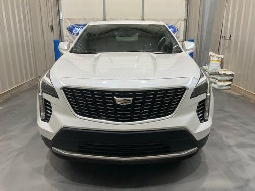 Crystal White Tri-Coat 2019 Cadillac XT4 Premium Luxury