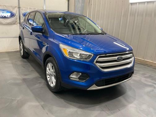 Lightning Blue Metallic 2019 Ford Escape SE