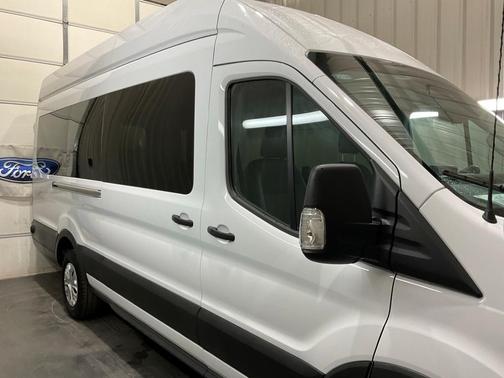2024 Ford E-Transit Base