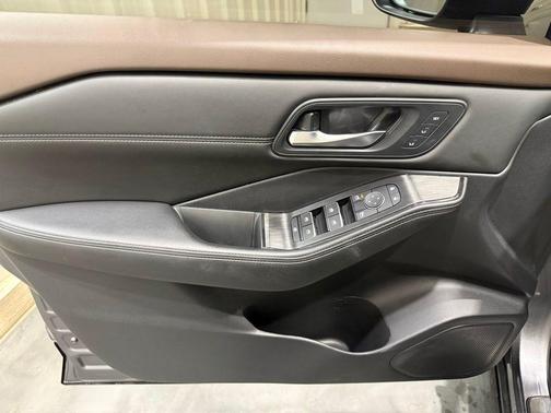 Gun Metallic 2023 Nissan Rogue SL