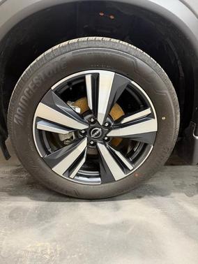 Gun Metallic 2023 Nissan Rogue SL
