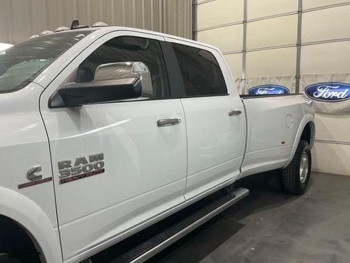 Bright White Clearcoat 2018 RAM 3500 Laramie