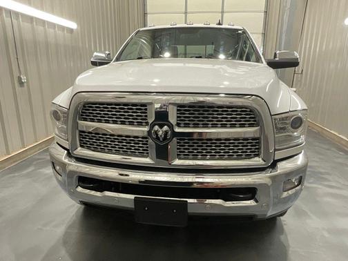 Bright White Clearcoat 2018 RAM 3500 Laramie