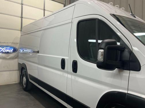Bright White Clearcoat 2026 RAM ProMaster 2500 High Roof