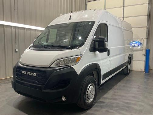 Bright White Clearcoat 2026 RAM ProMaster 2500 High Roof