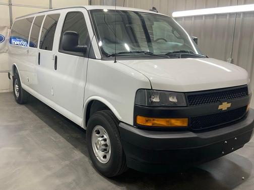 Summit White 2025 Chevrolet Express 3500 LS