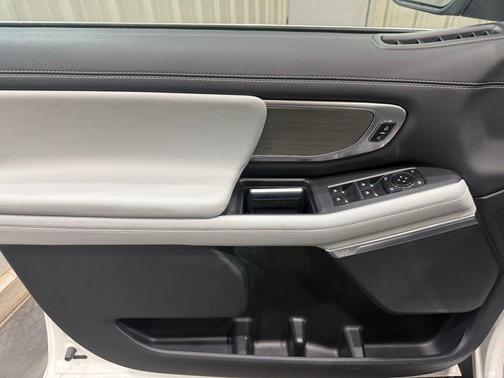 White Metallic 2025 Ford Expedition Max Platinum