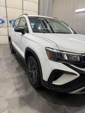 Pure White 2024 Volkswagen Taos 1.5T S