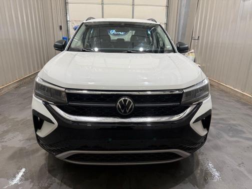 Pure White 2024 Volkswagen Taos 1.5T S