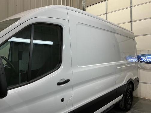 2024 Ford E-Transit Base