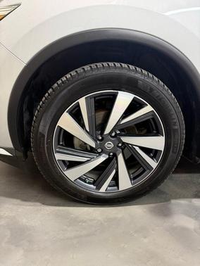 Brilliant Silver Metallic 2017 Nissan Murano Platinum