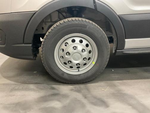 2026 Ford Transit-250 148 WB Medium Roof Cargo