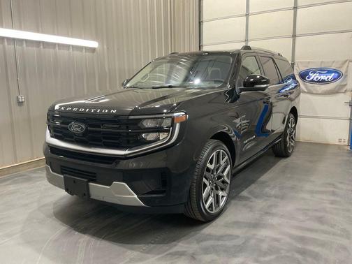 Black Metallic 2025 Ford Expedition Platinum