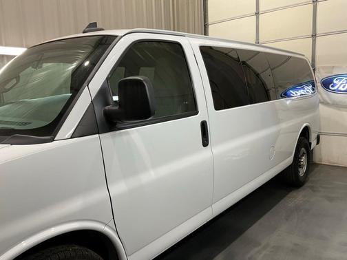 2017 Chevrolet Express 3500 LT